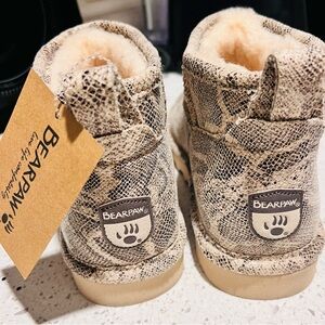 Bearpaw women Snake Print Boots size 11